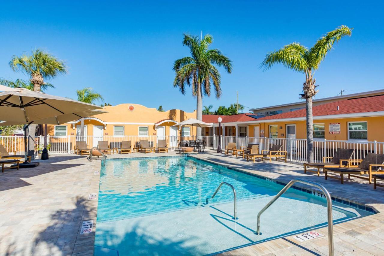 Upham Beach Inn St. Pete Beach Exterior photo